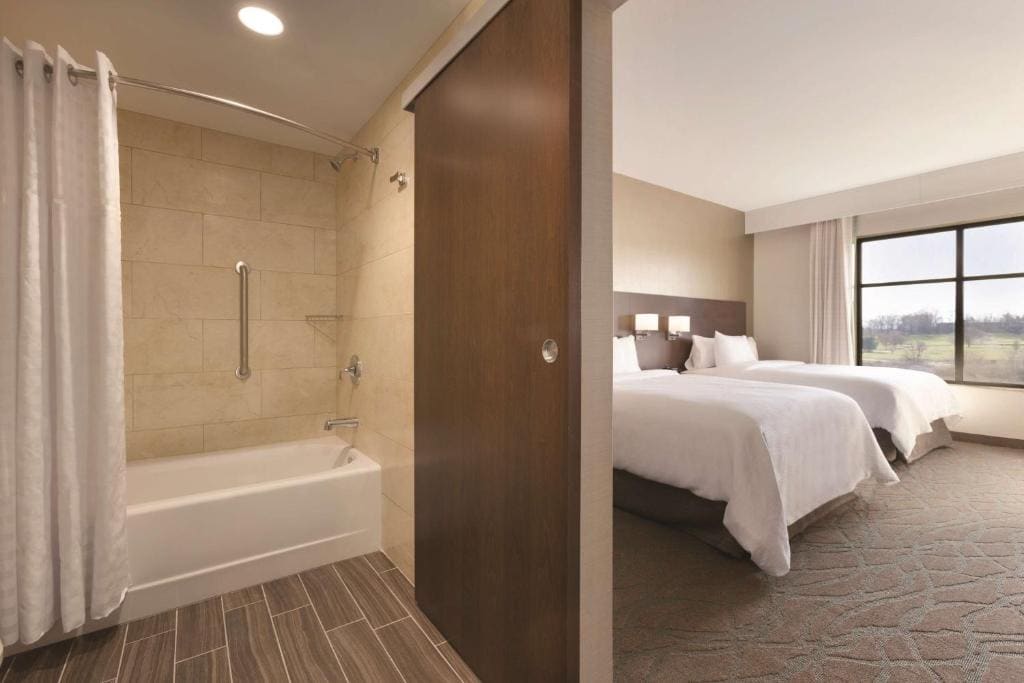 Embassy Suites by Hilton Akron Canton Airport - View 3