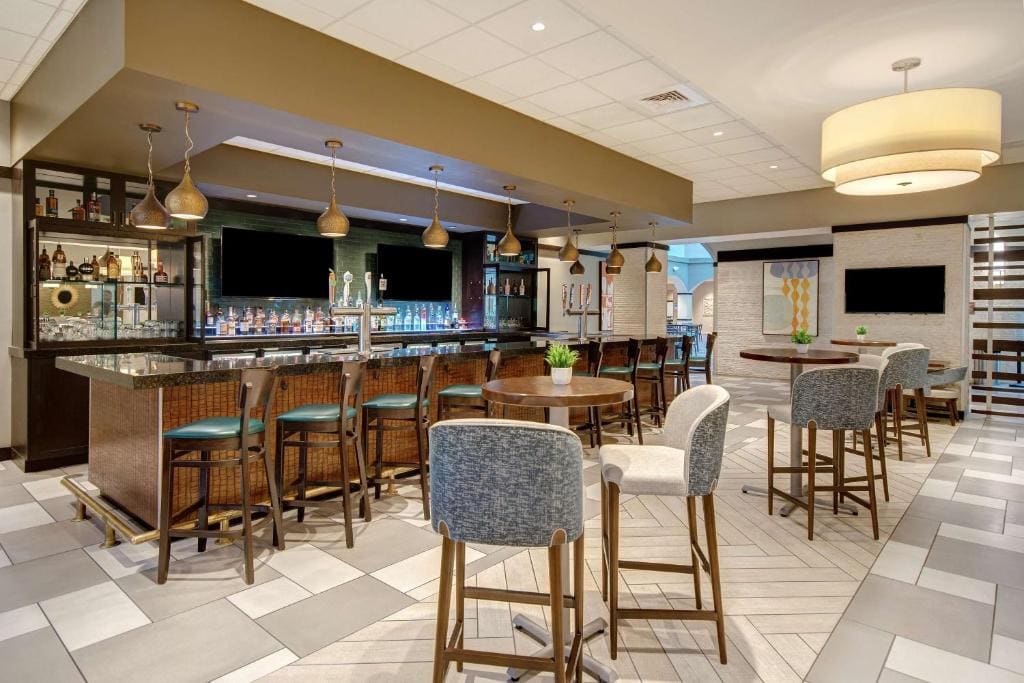 Embassy Suites by Hilton Jacksonville Baymeadows - View 4