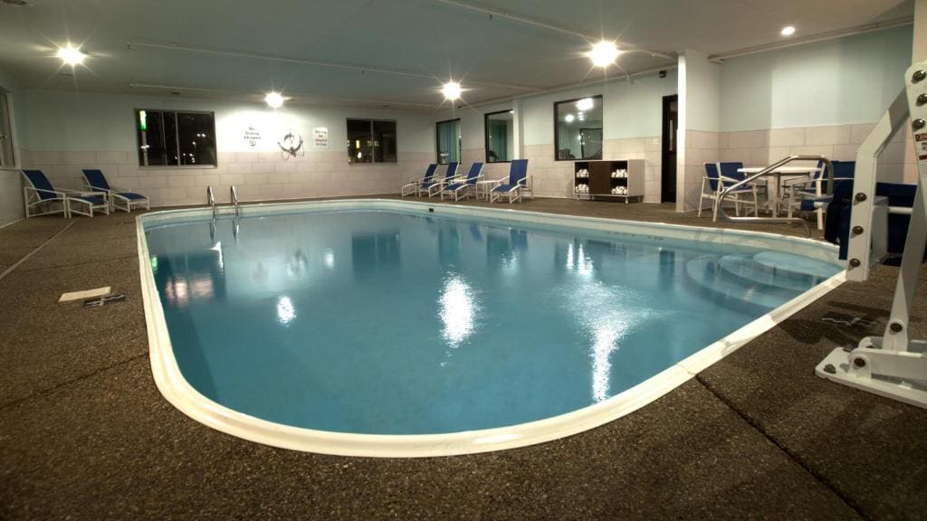Holiday Inn Express & Suites Evansville North by IHG - View 3