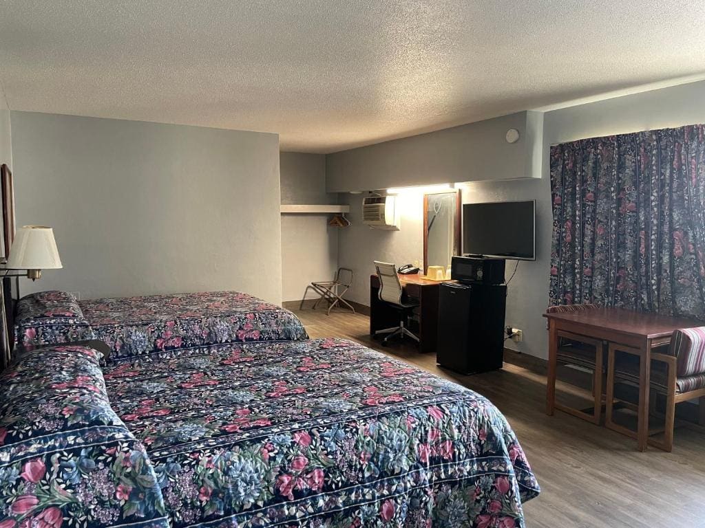 Executive Inn - View 5