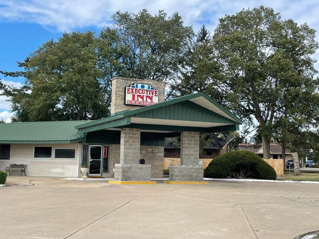 Executive Inn - Main view