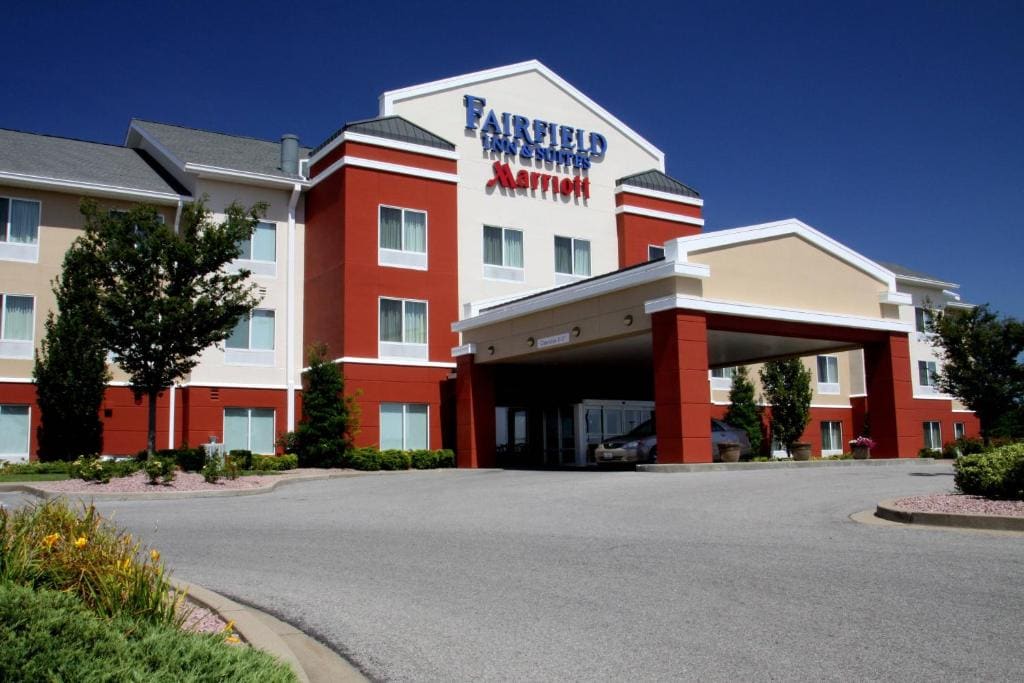Fairfield Inn and Suites by Marriott Marion - View 5