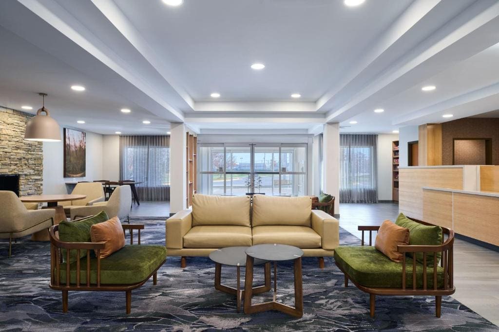 Fairfield Inn and Suites by Marriott Winchester - View 4