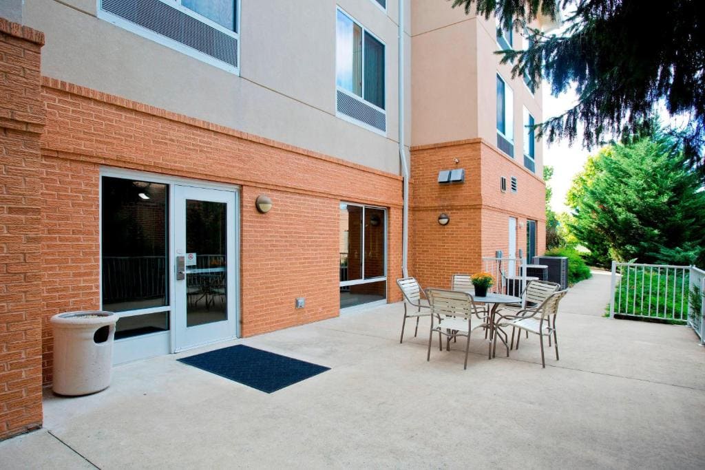 Fairfield Inn and Suites by Marriott Winchester - View 6