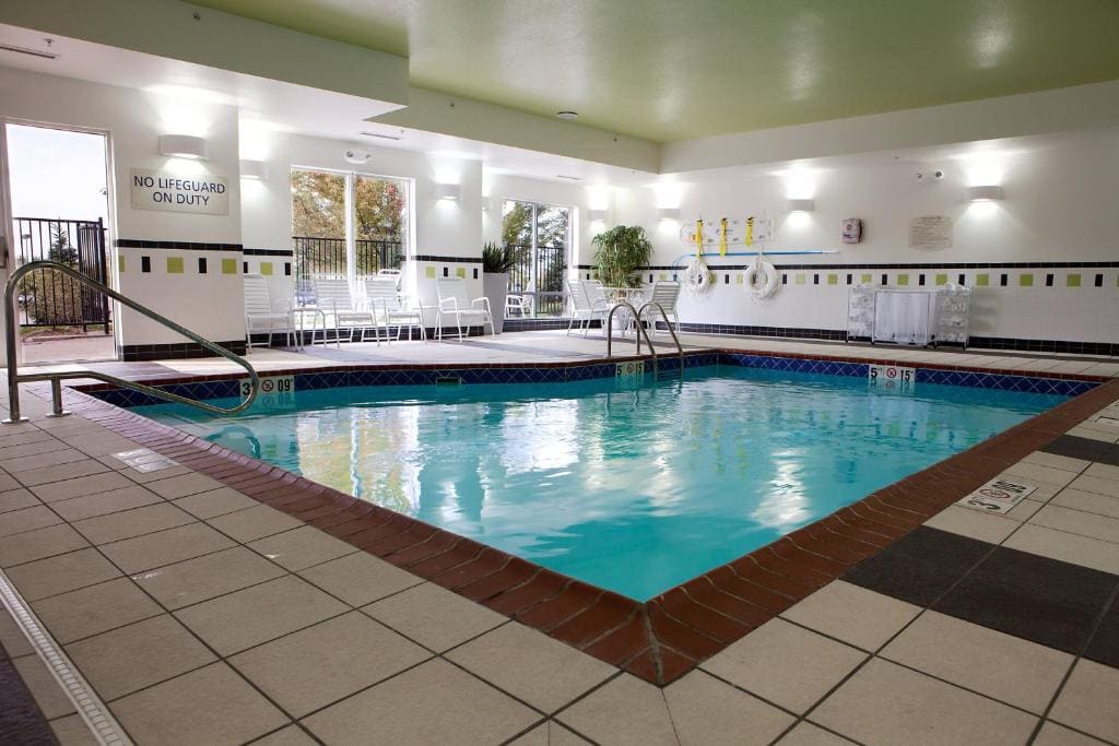 Fairfield Inn and Suites Flint Fenton - View 3