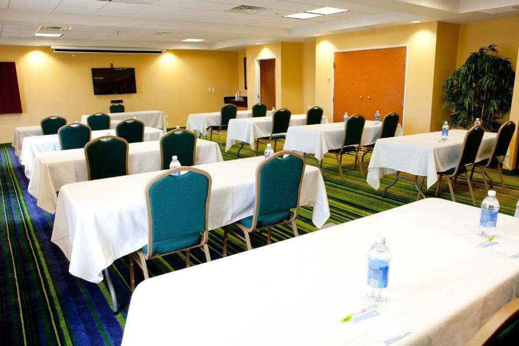 Fairfield Inn and Suites Flint Fenton - View 6