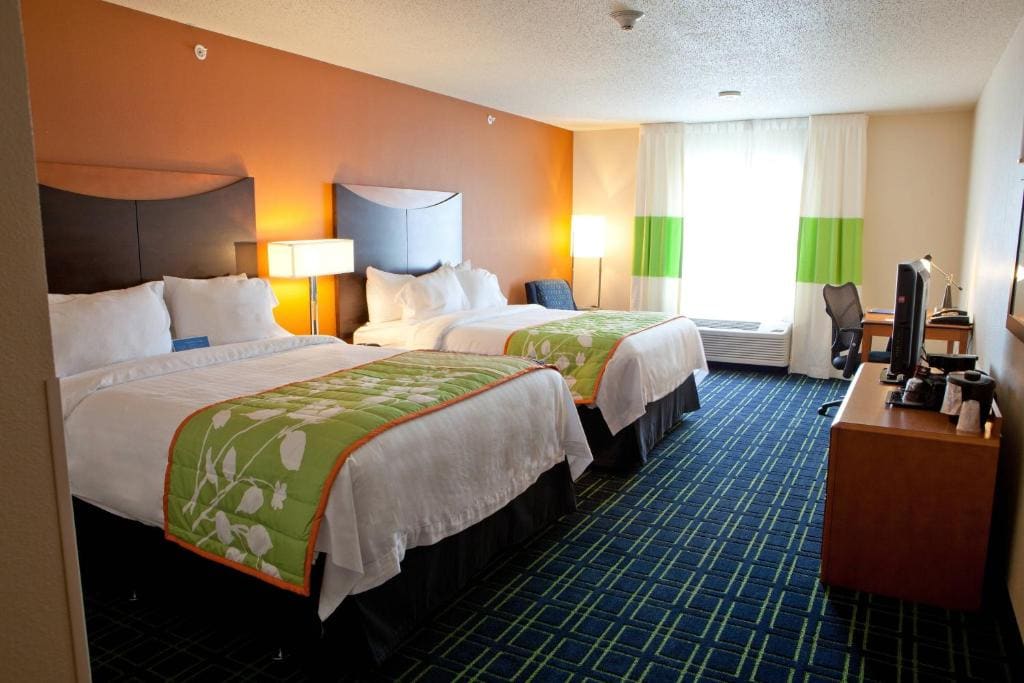 Fairfield Inn and Suites Flint Fenton - View 2