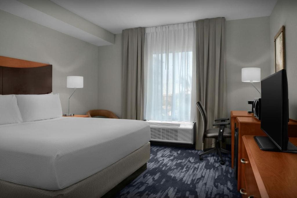 Fairfield Inn and Suites Phoenix Chandler Fashion Center - View 2