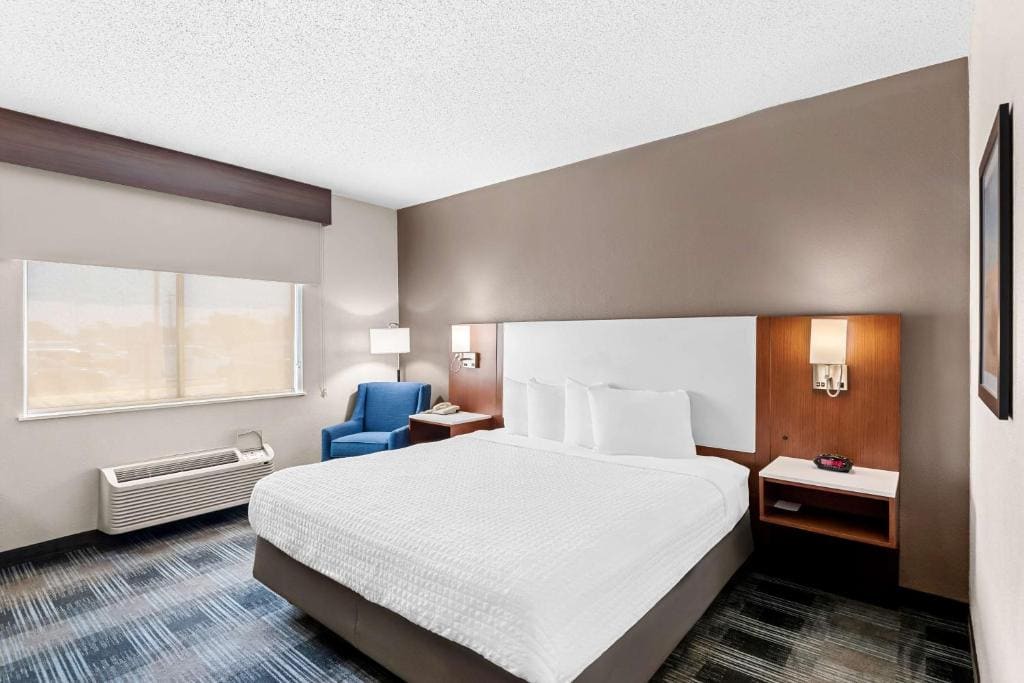 Best Western Ottumwa Inn & Suites - View 2