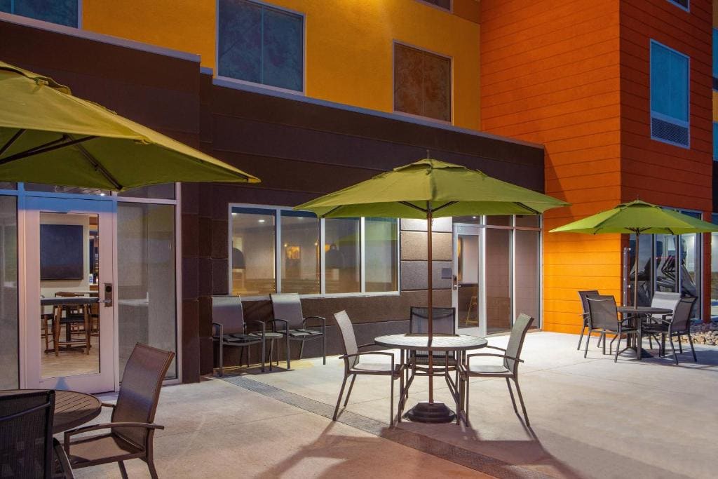 Fairfield Inn & Suites by Marriott McPherson - View 5