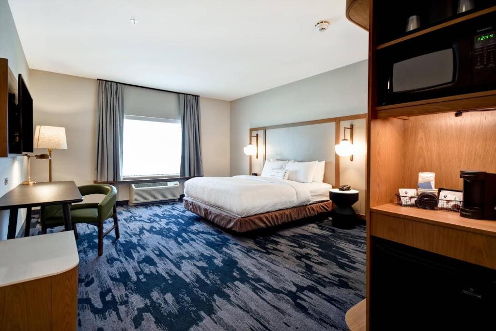 Fairfield Inn & Suites by Marriott Plymouth - View 7
