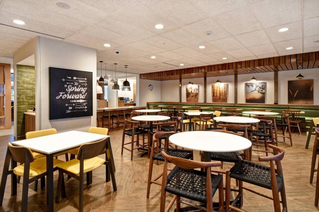 Fairfield Inn & Suites by Marriott Plymouth - View 4