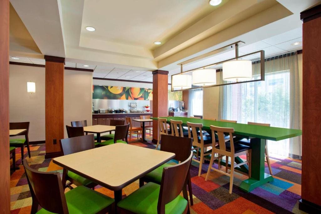 Fairfield Inn & Suites by Marriott Detroit Metro Airport - View 3
