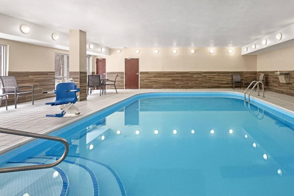Fairfield Inn by Marriott Warren Niles - View 3