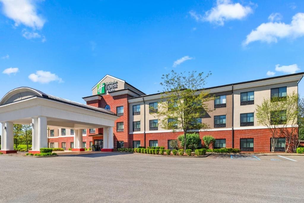 Holiday Inn Express & Suites Fairmont by IHG - Main view