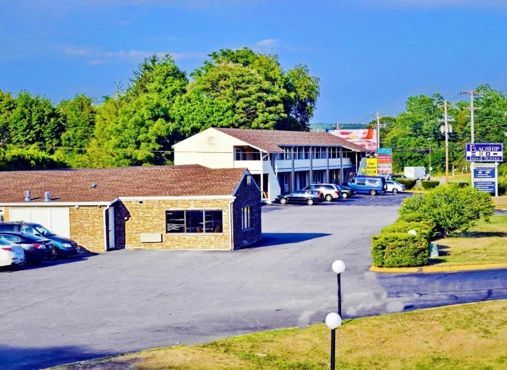 Flagship Inn & Suites - Main view