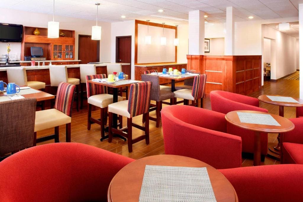 Four Points by Sheraton Houston Hobby Airport - View 3