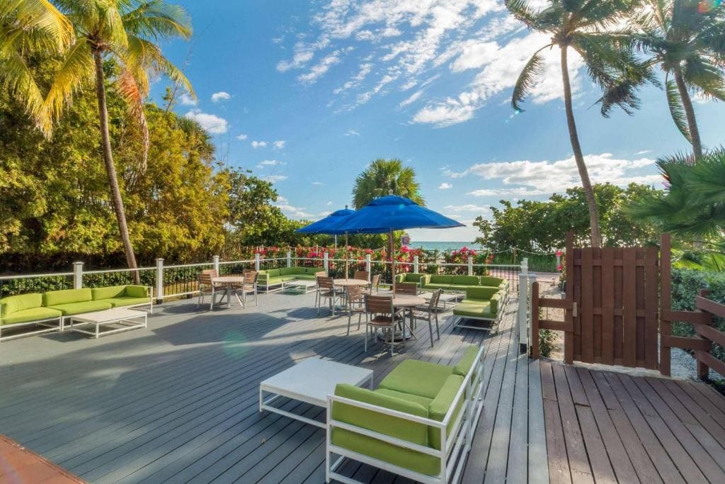 Radisson Resort Miami Beach - View 5