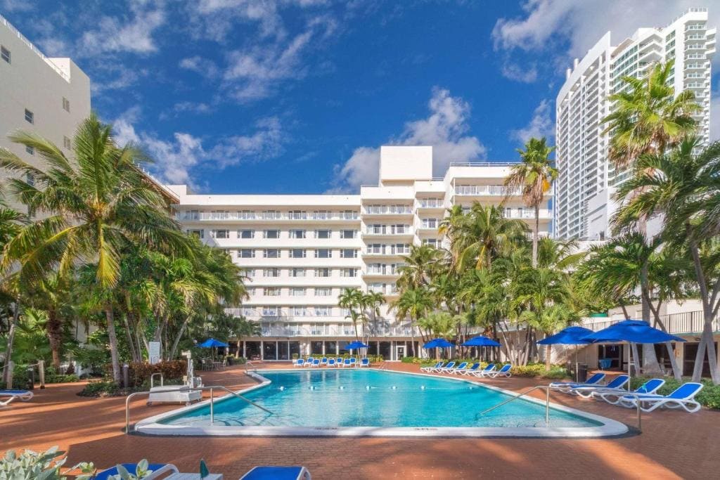 Radisson Resort Miami Beach - Main view