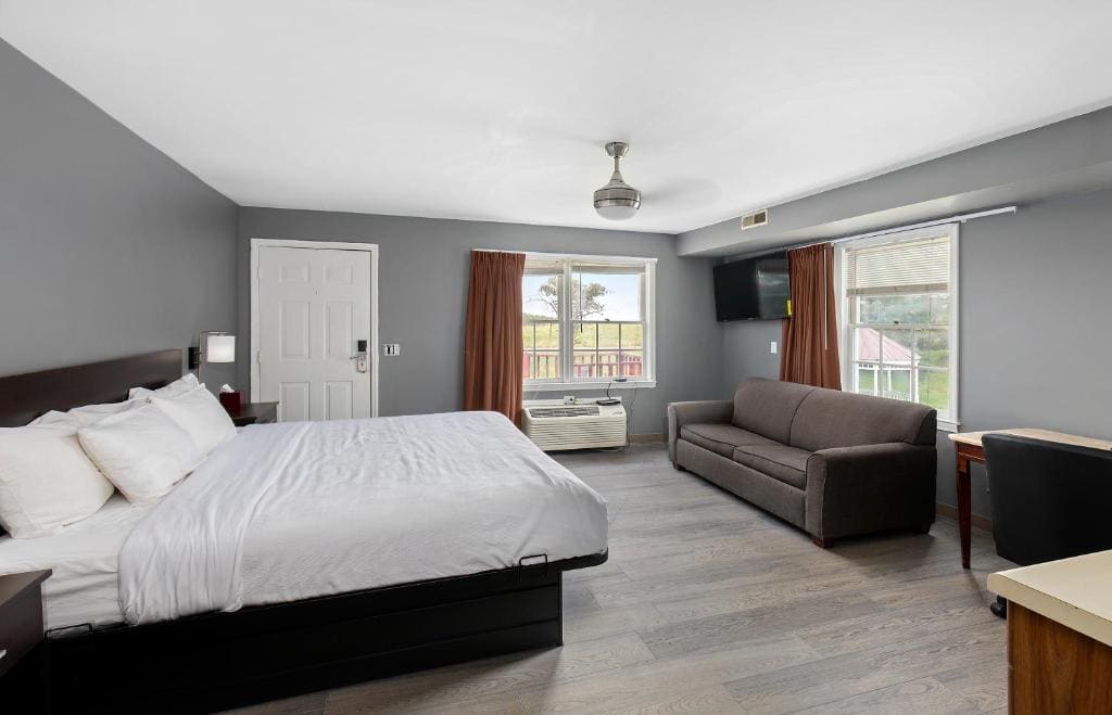 Four Seasons Country Inn - View 2
