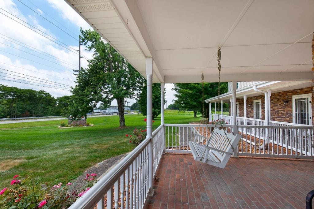 Four Seasons Country Inn - View 3