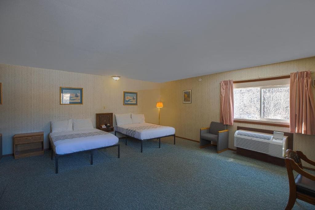 Love Hotels Tomahawk by OYO at Lake Mohawksin WI - View 6