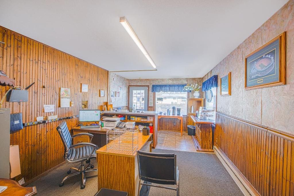Love Hotels Tomahawk by OYO at Lake Mohawksin WI - View 3