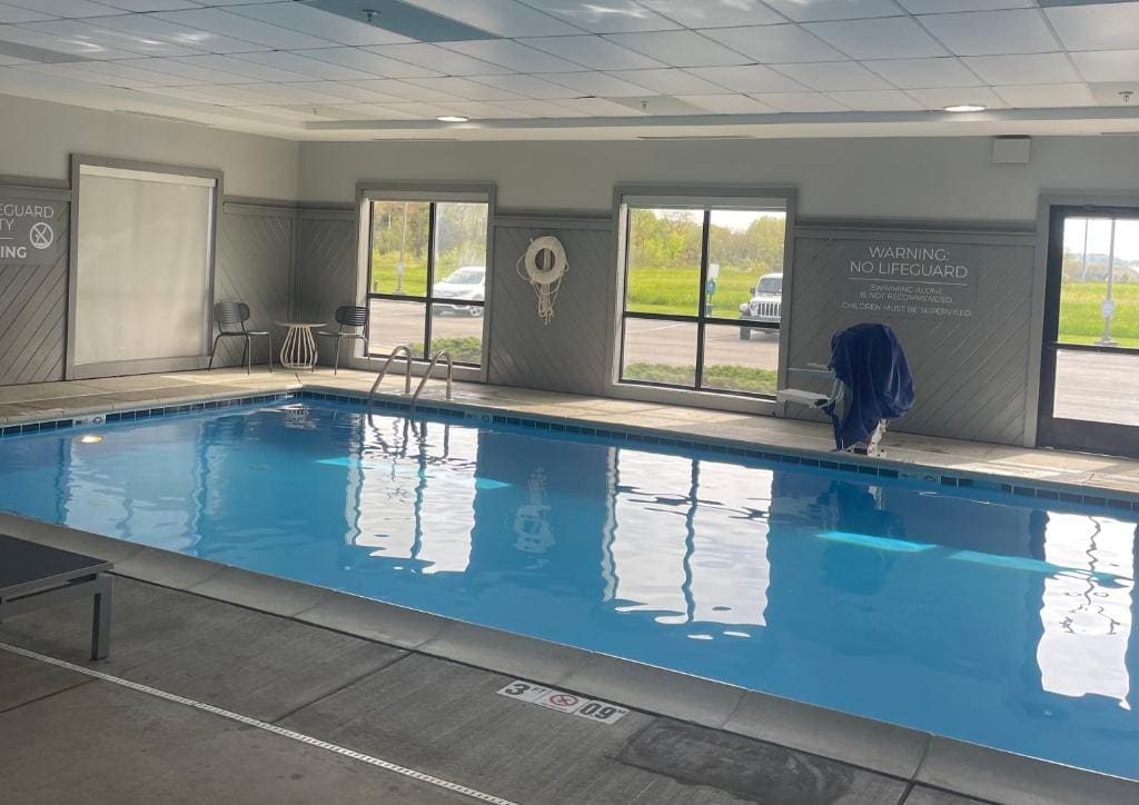 Spark By Hilton Newcomerstown - View 4
