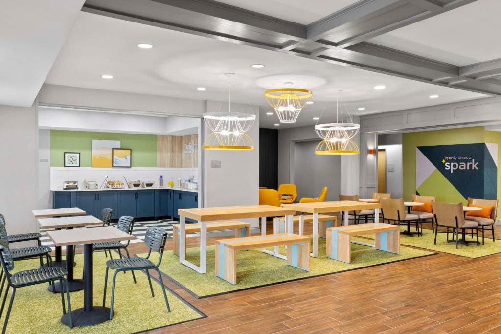 Spark By Hilton Newcomerstown - View 3