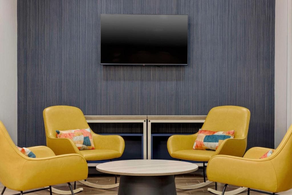 Spark By Hilton Newcomerstown - View 5