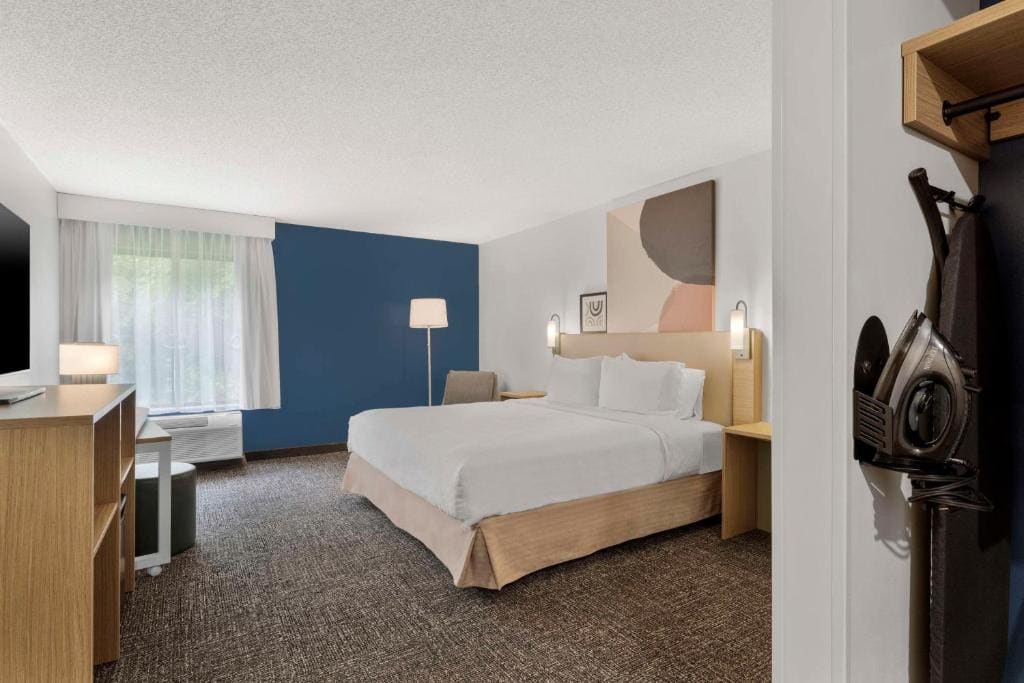 Spark By Hilton Newcomerstown - View 2