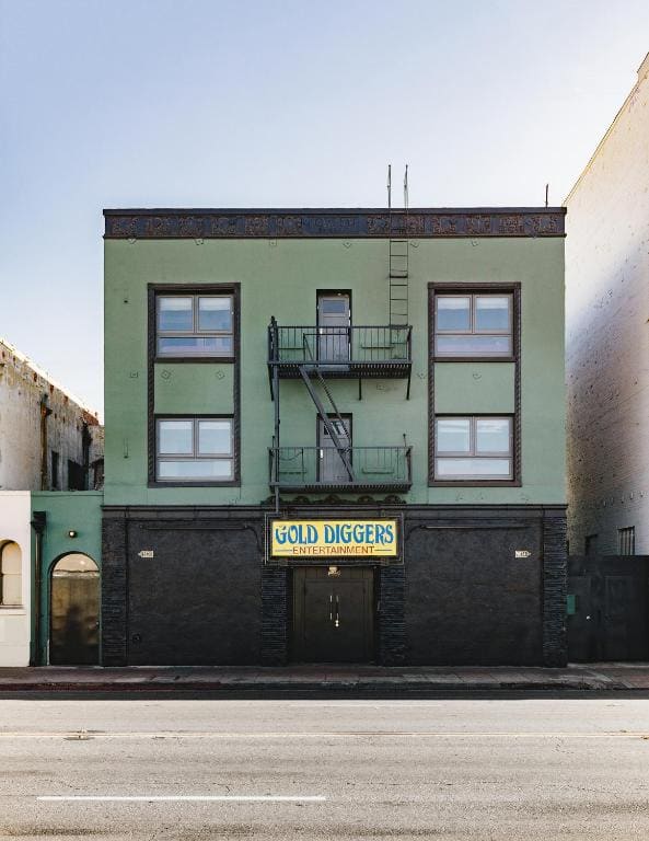 Gold-Diggers - Main view