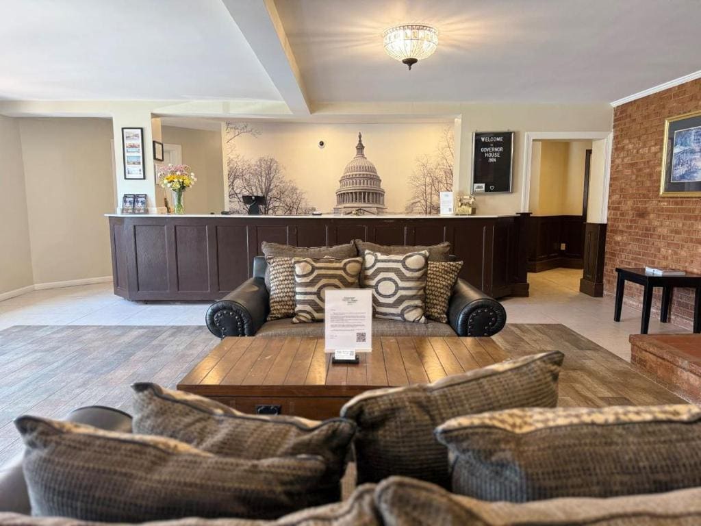 Governor House Inn Arlington/Falls Church - View 4