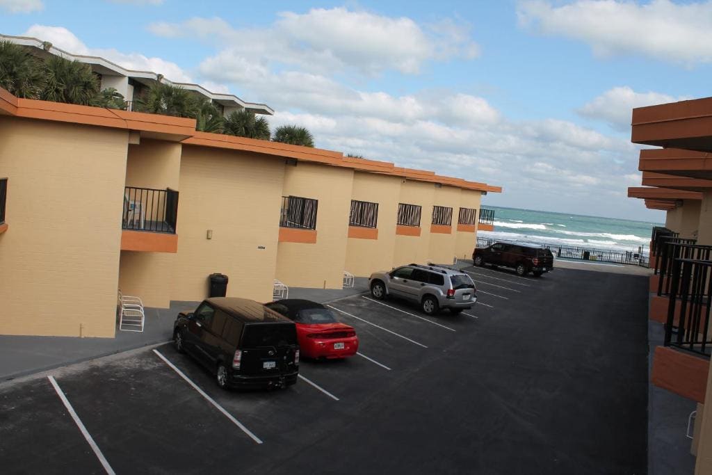 Grand Prix Motel Beach Front - View 5