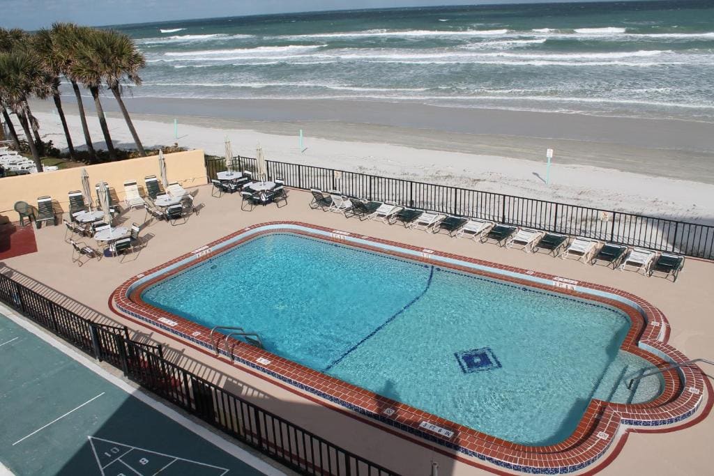 Grand Prix Motel Beach Front - View 3