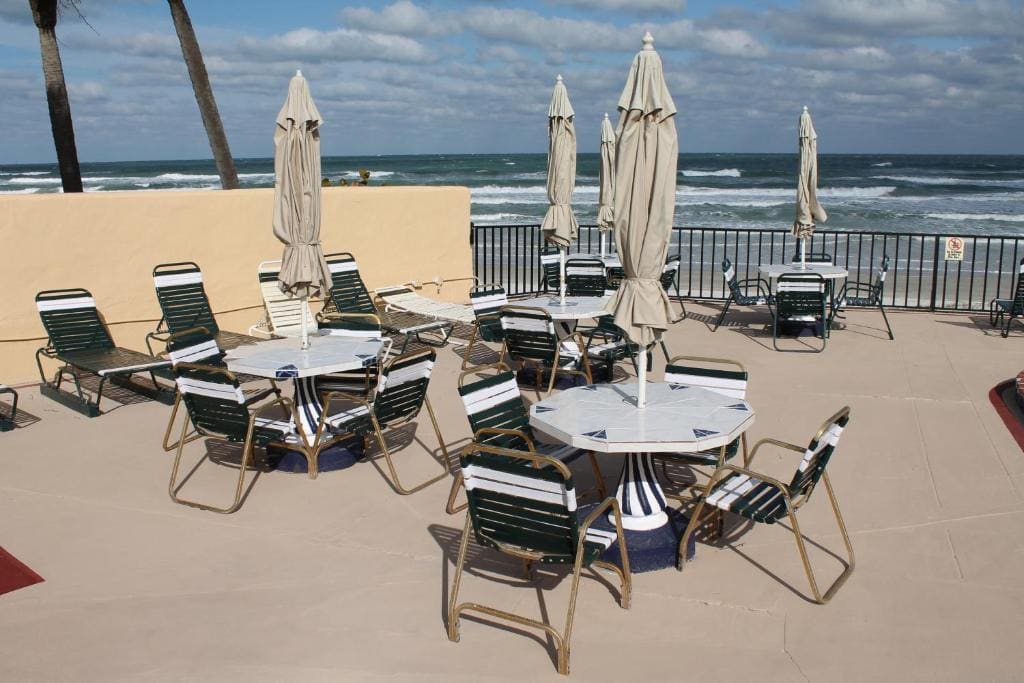 Grand Prix Motel Beach Front - View 7