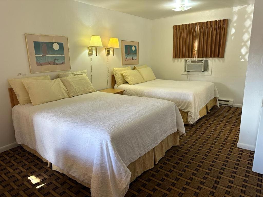 Ski's Western Motel - View 6
