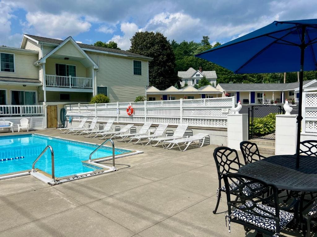 Green Acre Motel - View 4