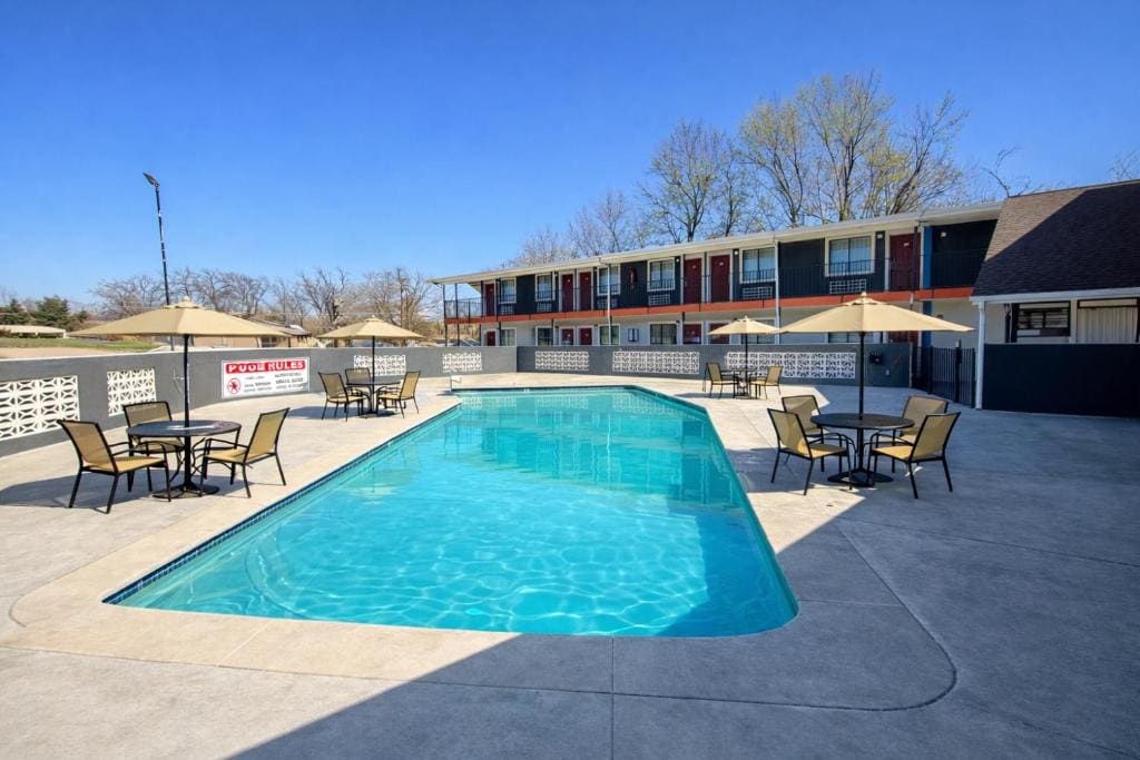 Americas Best Value Inn Ponca City - View 3