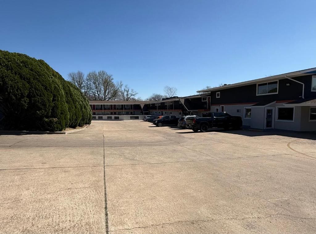 Americas Best Value Inn Ponca City - View 5