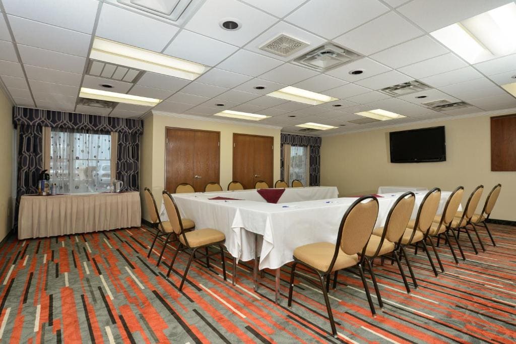 Holiday Inn Express Boston-Milford by IHG - View 5
