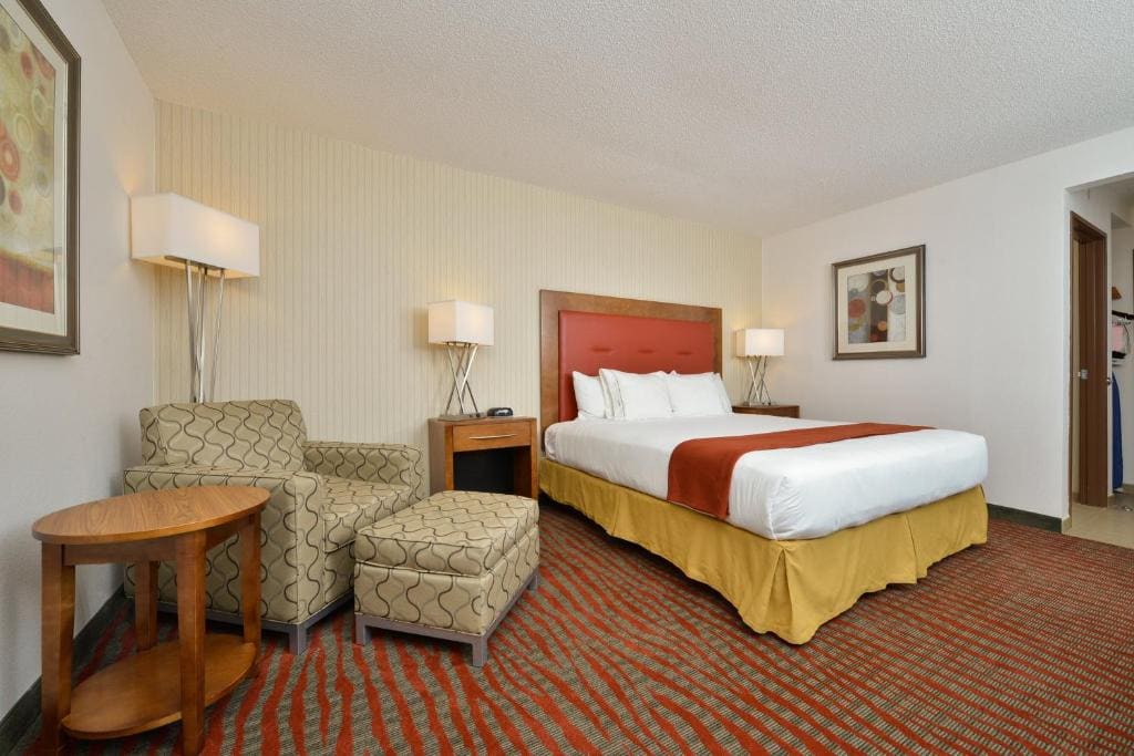 Holiday Inn Express Boston-Milford by IHG - View 2
