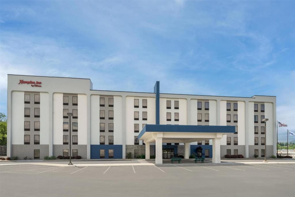 Hampton Inn Altoona - Main view