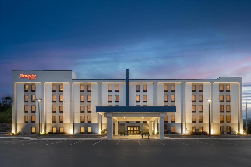 Hampton Inn Altoona - View 5