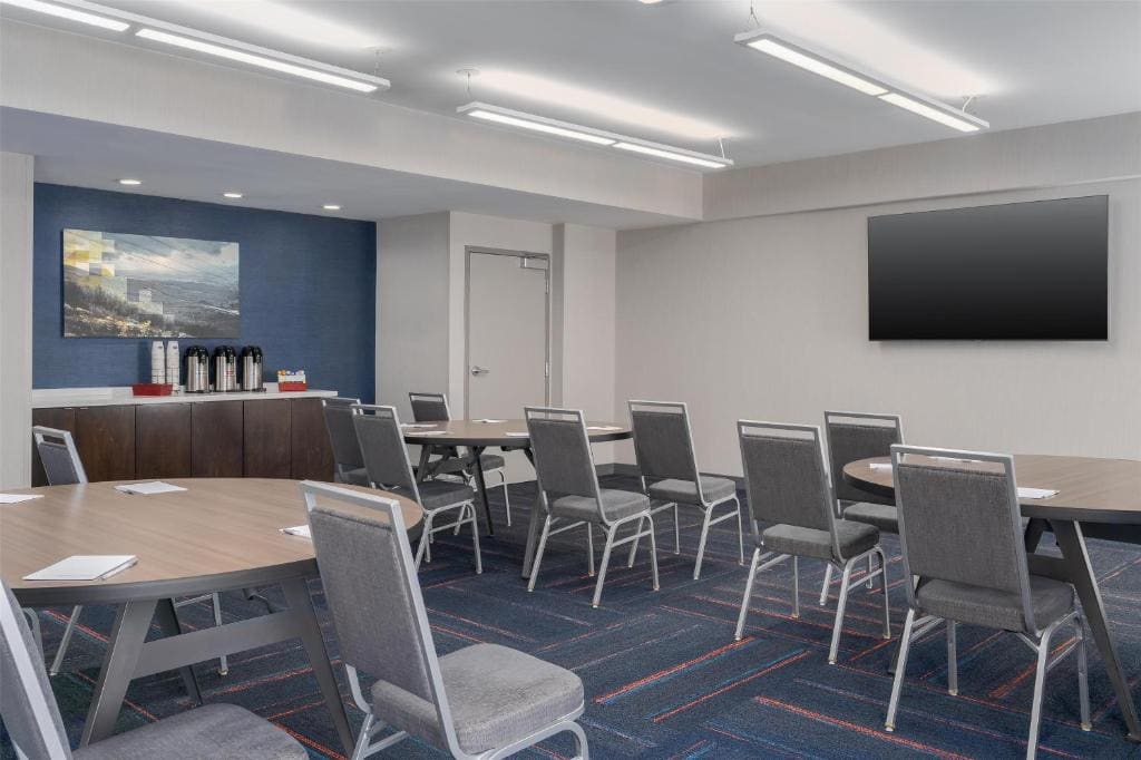 Hampton Inn Altoona - View 4