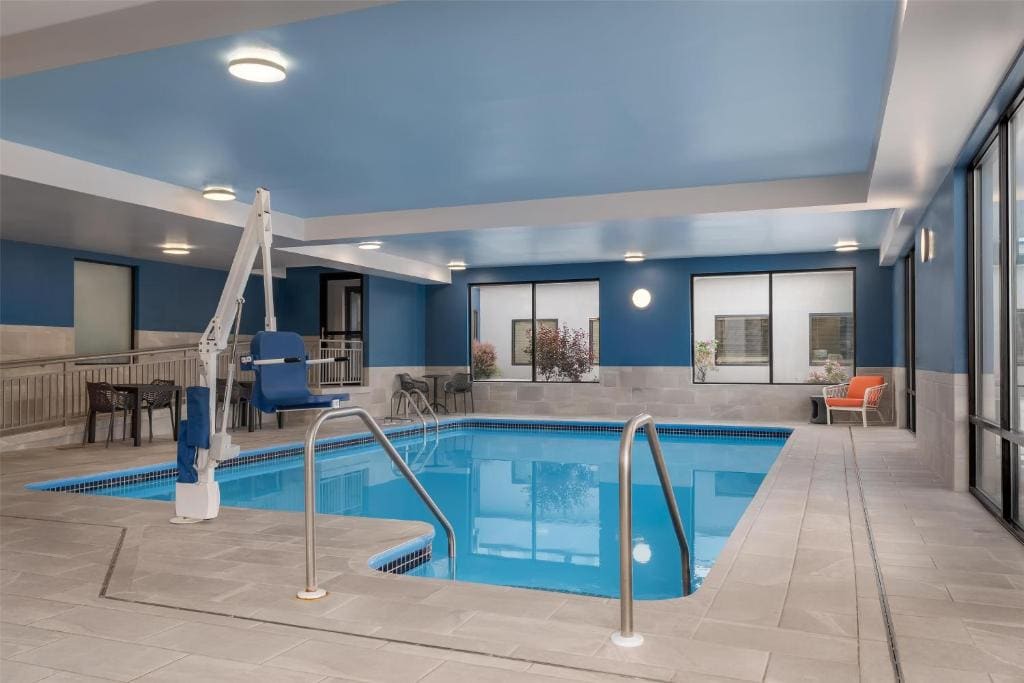 Hampton Inn Altoona - View 3