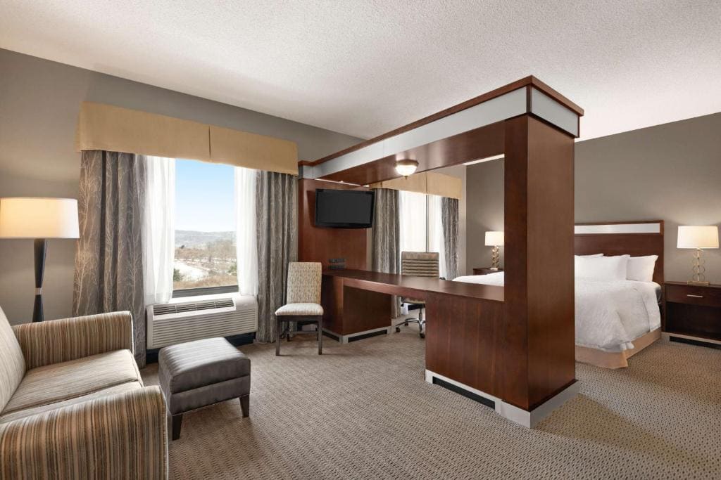 Hampton Inn & Suites - Mansfield - View 7