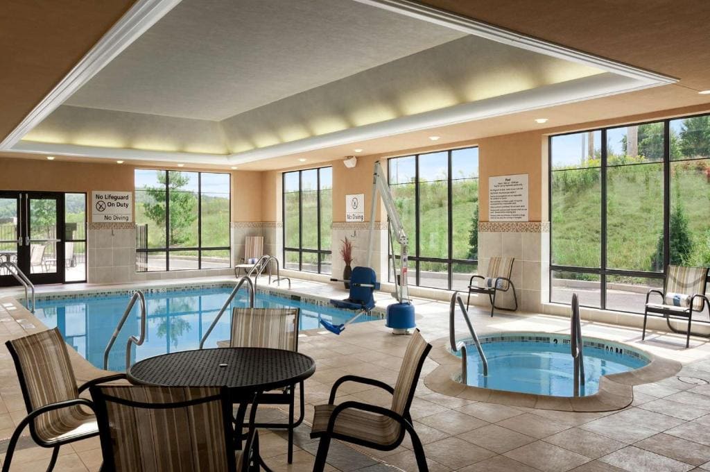 Hampton Inn & Suites - Mansfield - View 3