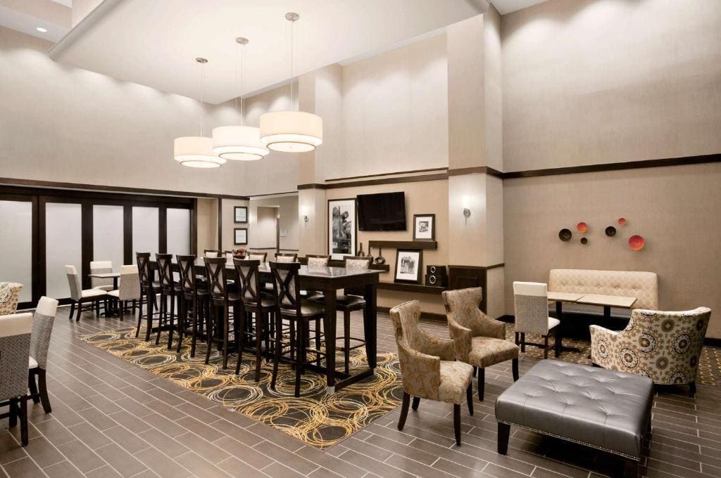 Hampton Inn & Suites - Mansfield - View 4