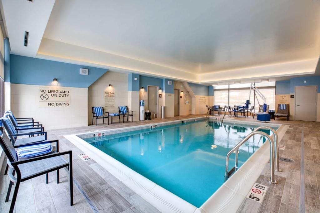 Hampton Inn & Suites Boston/Waltham - View 4